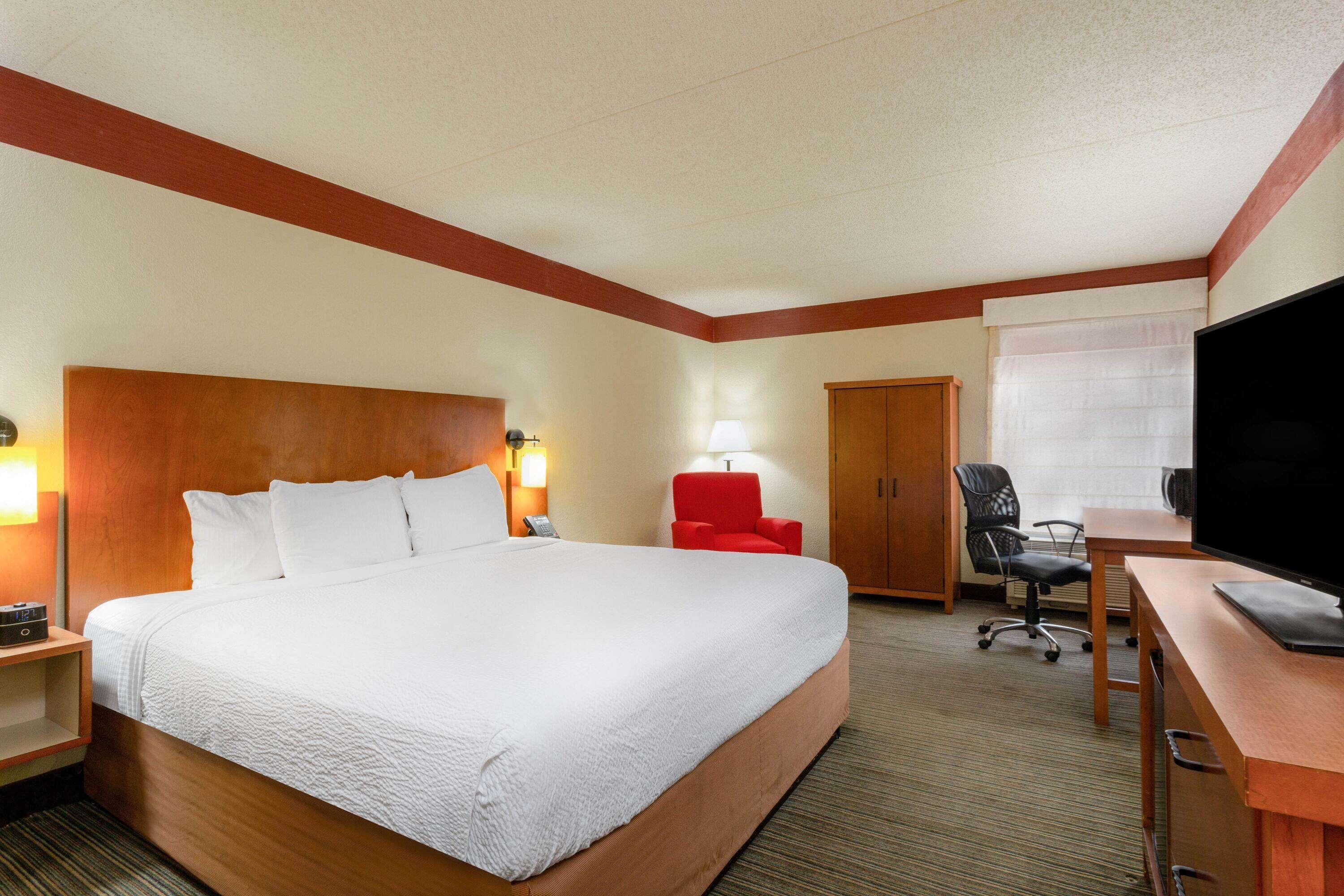 Clt Airport Inn & Suites Charlotte Exterior foto