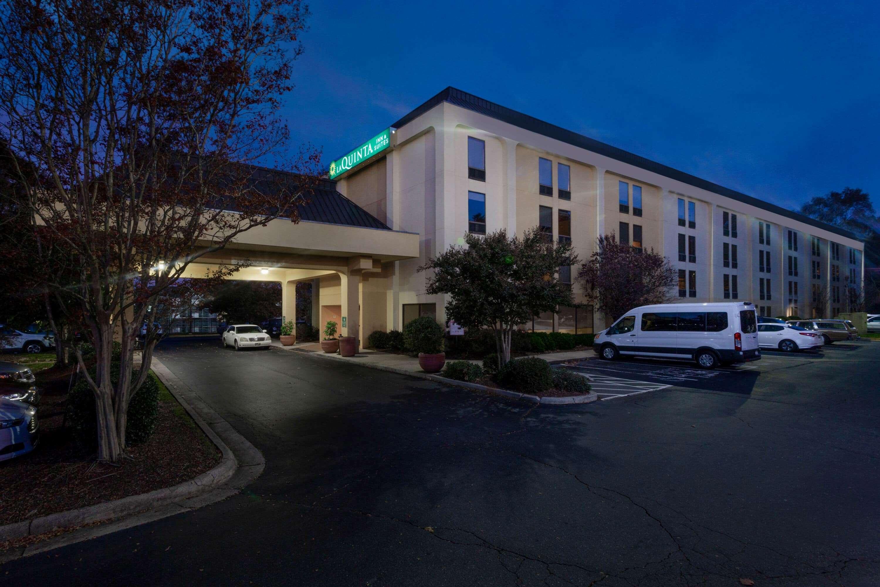 Clt Airport Inn & Suites Charlotte Exterior foto