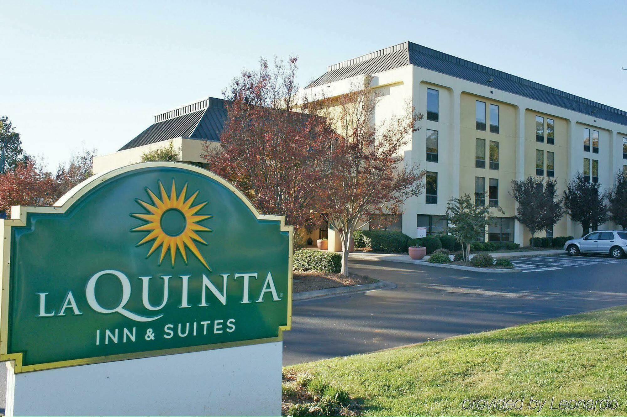 Clt Airport Inn & Suites Charlotte Exterior foto